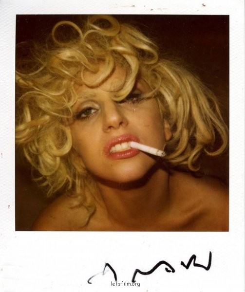 荒木经惟镜头下的Lady Gaga