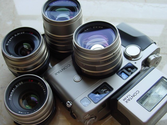 可换镜头旁轴相机：Contax G2