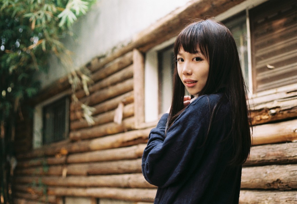 投稿作品No.880 少女与柯基
