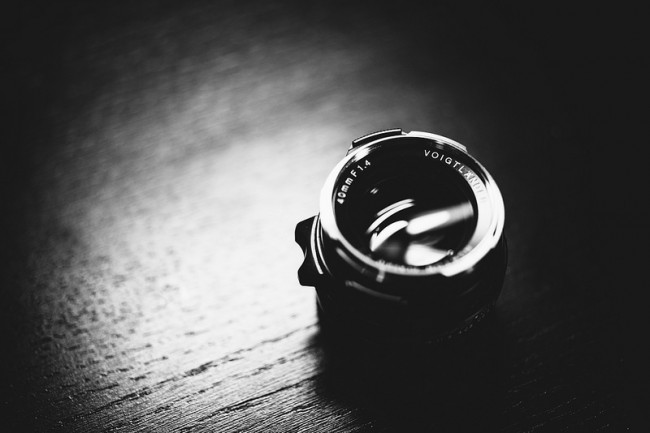 掌上明珠－Voigtlander Nokton Classic 40mm f/1.4 SC