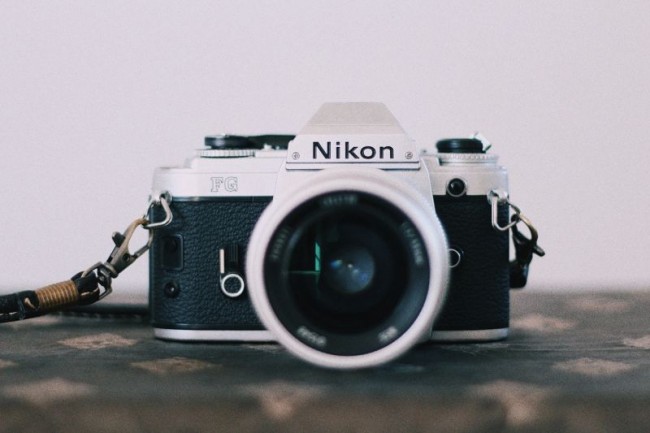 不矜不伐，不卑不亢 – – Nikon FG