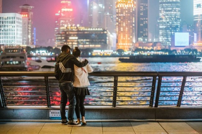 如何用套头拍出模糊的背景？