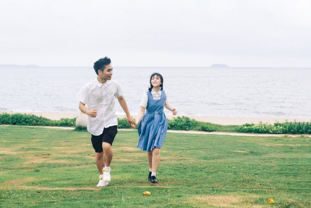 [22988] 风从海边吹来 吹动发梢