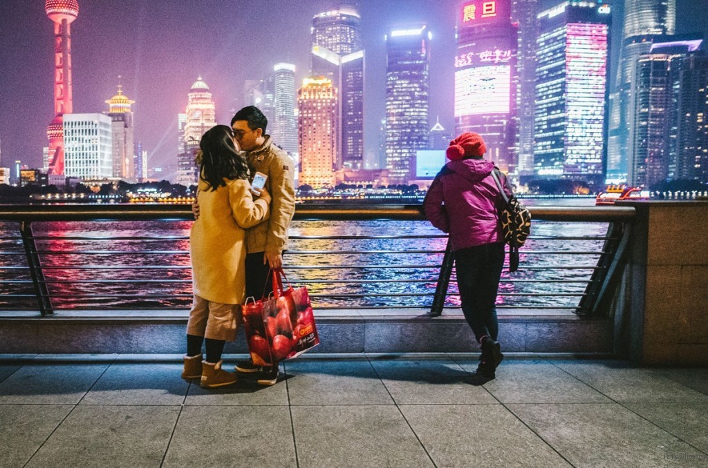 情人节的街头，我用快门把爱情停在没有结局的地方