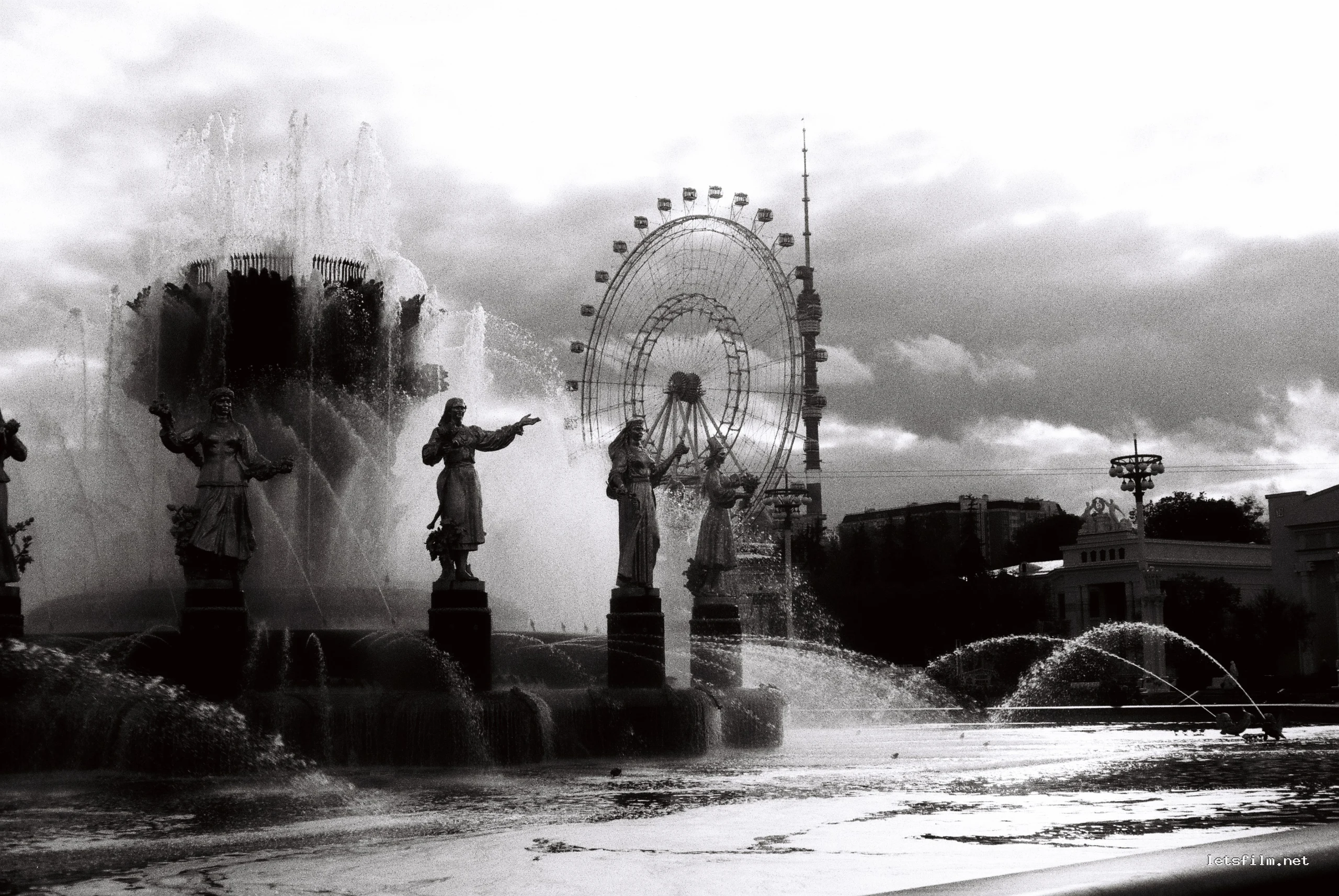 宏大叙事