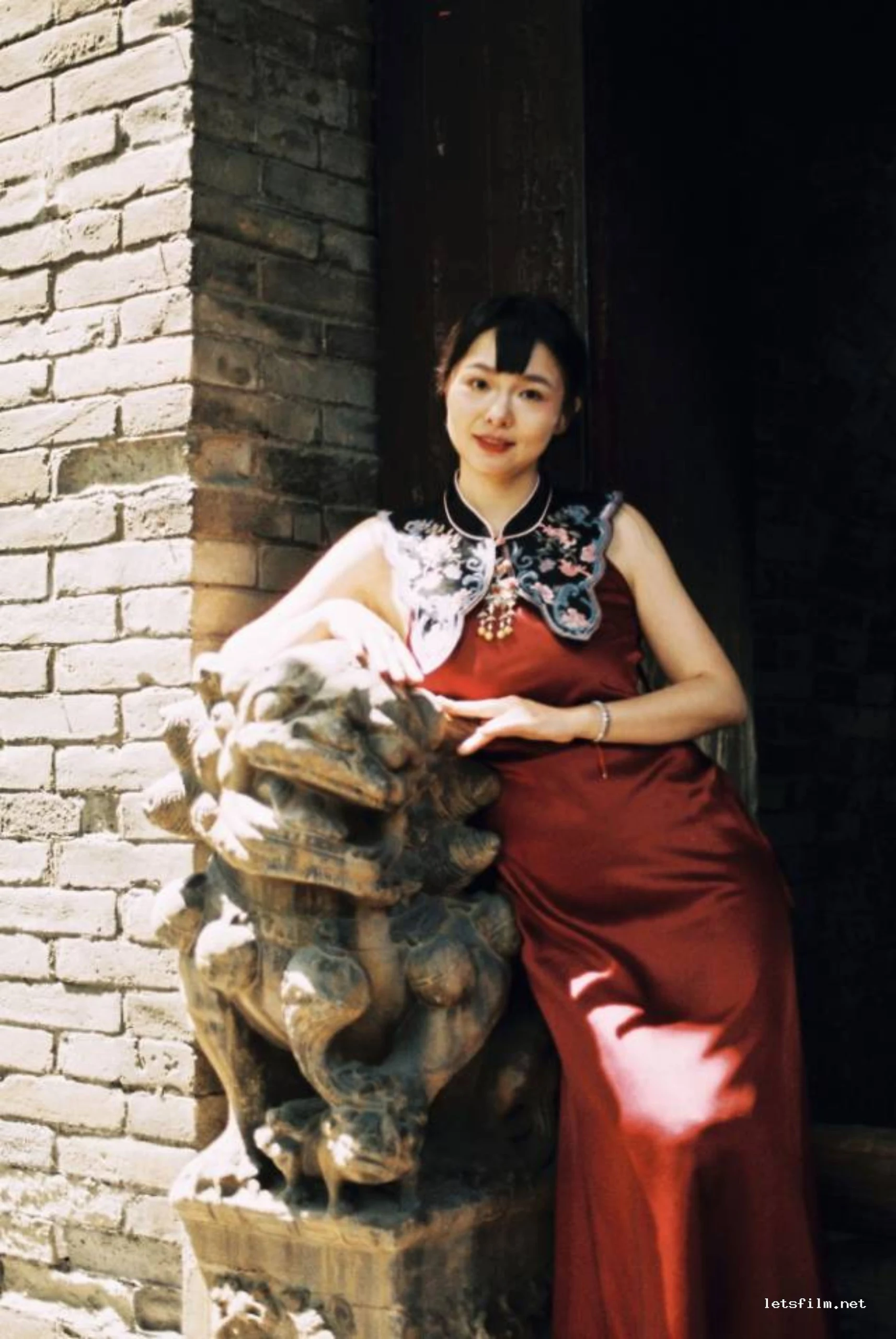 穿越在古城街巷