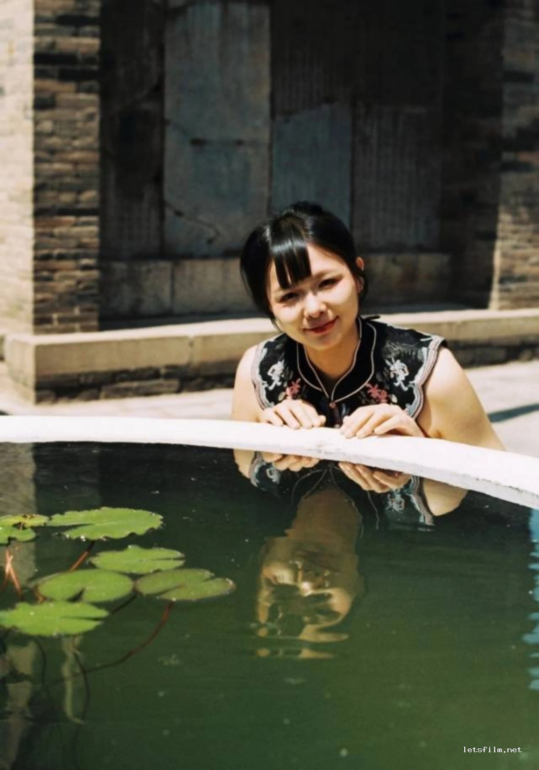 穿越在古城街巷