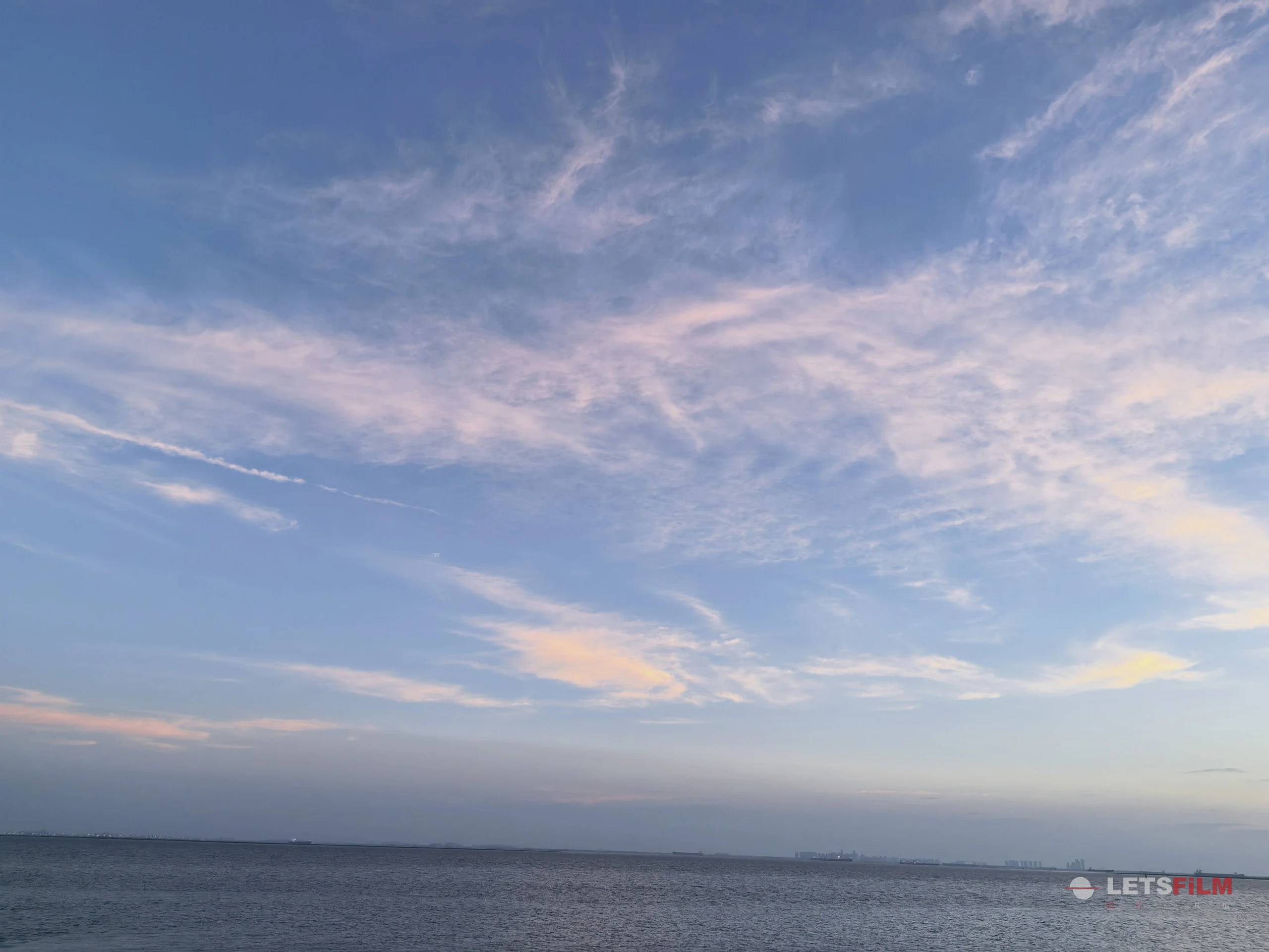 天空的色彩