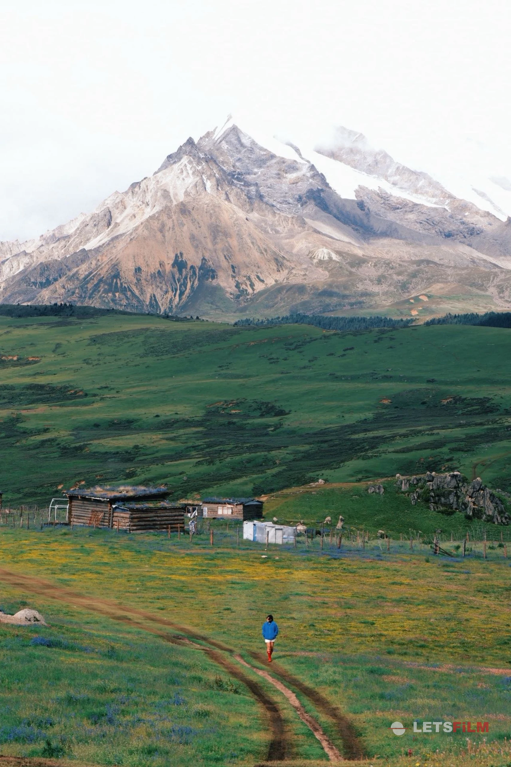 世界漫无边际 我们只有这一瞬🌫️