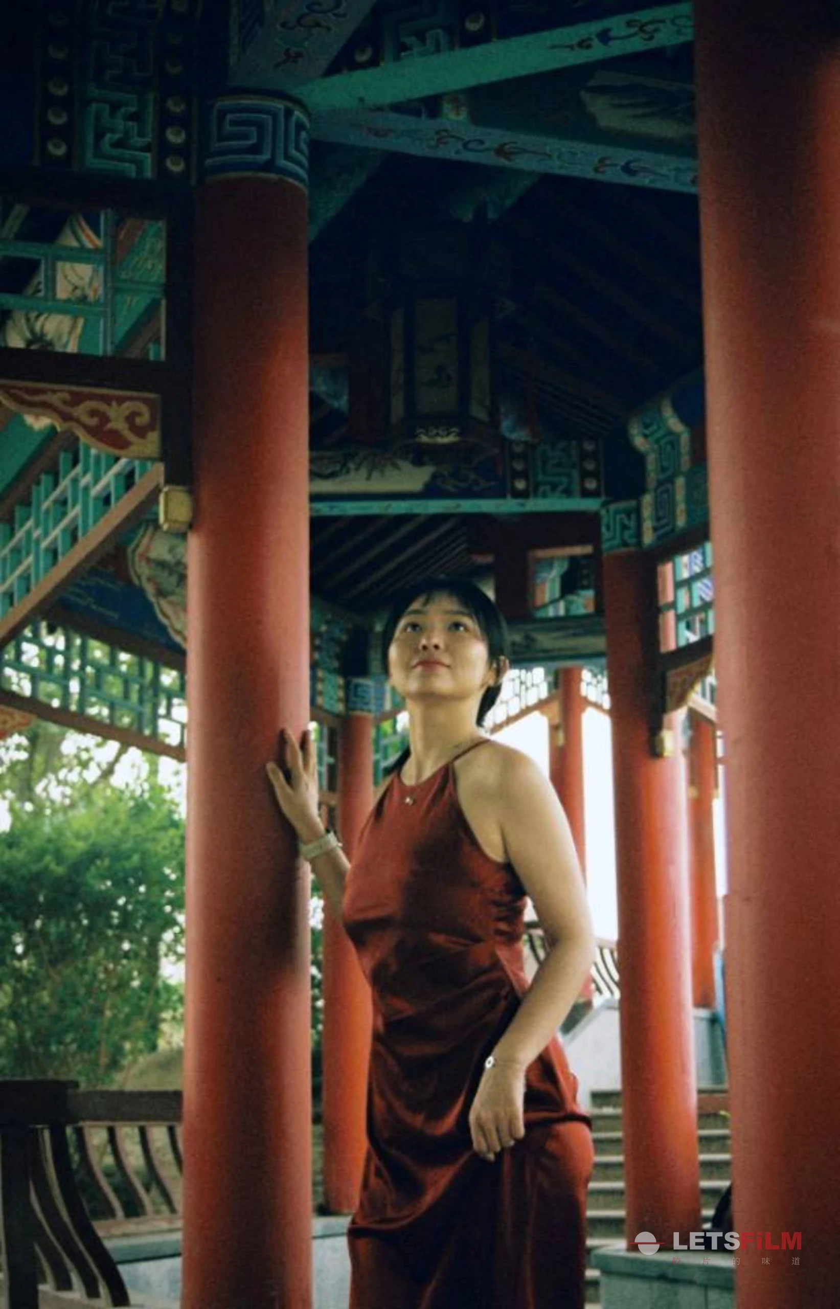 在红色里
